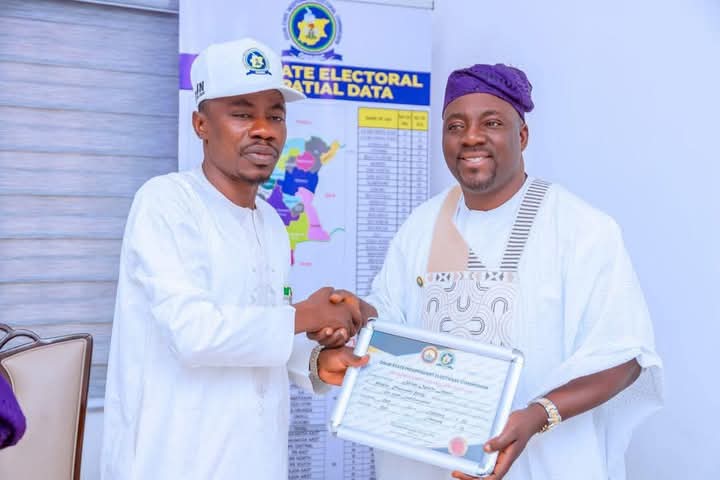 Osun LG Polls: OSSIEC Issues Certificates Of Return To Afolabi, 29 PDP Elected Chairmen