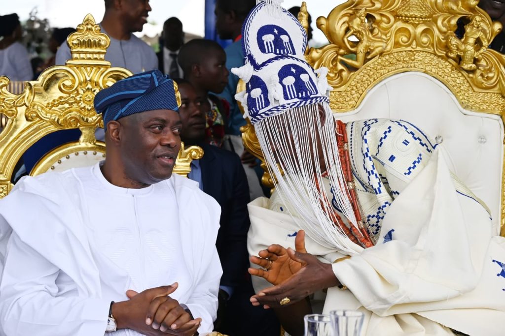 Eleruwa’s Coronation: Makinde Promises to complete Ido-Eruwa Road in 11 months