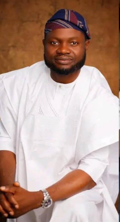 Ido LG Chairman Joins Well-Wishers to Celebrate Lanre Sarumi