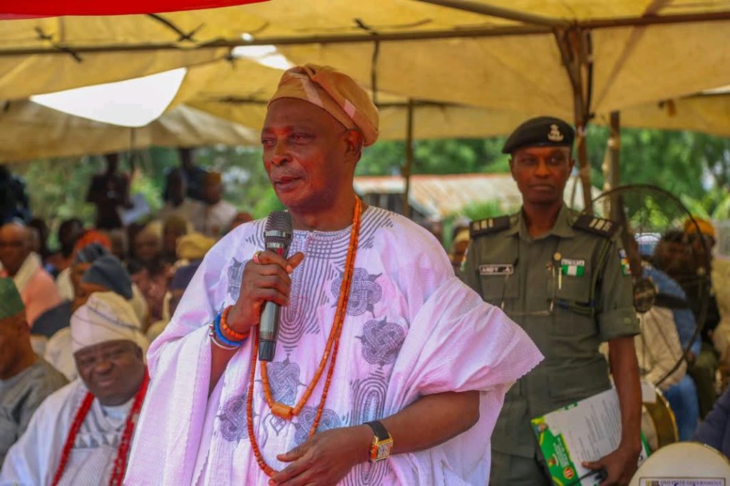 Oluyole LG Chairman felicitates Olubadan designate, Oba Ladoja on his 81st birthday