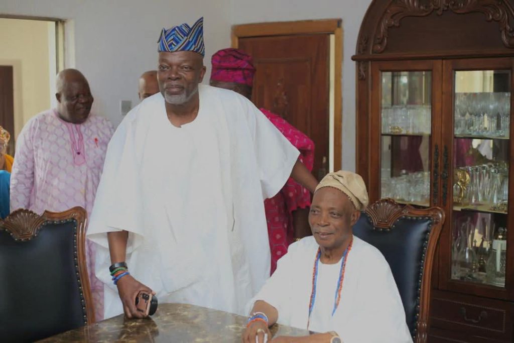 Coronation: Ladilu of Oyo, Chief Bisi Ilaka Congratulates Oba Ladoja, Predicts Prosperous Era for Ibadan Under the New Reign